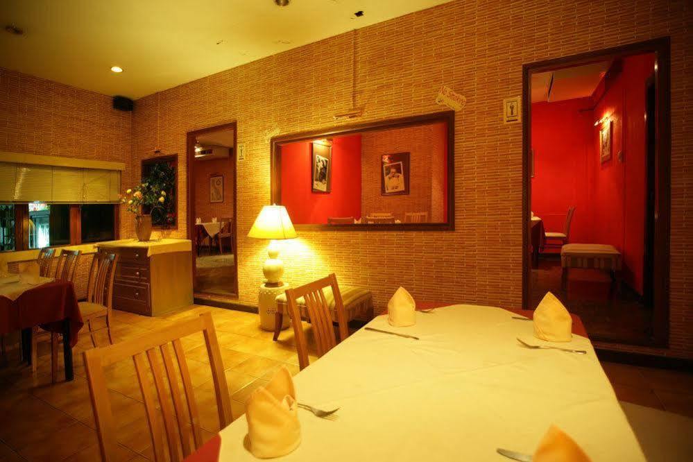 Valentino Restaurant & Guesthouse Pattaya Ngoại thất bức ảnh